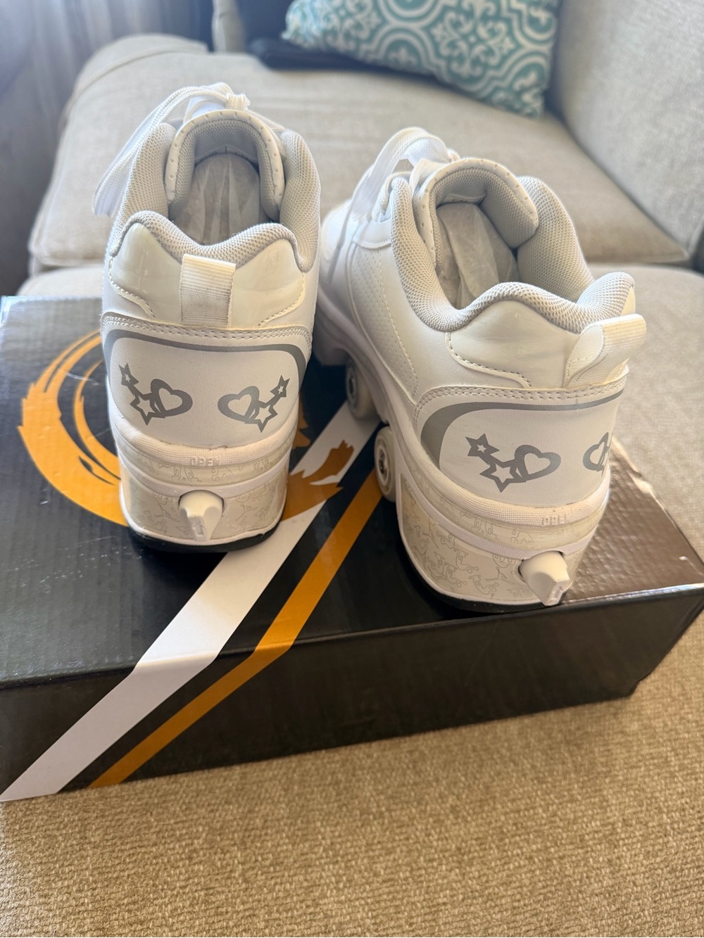 Kids White Heart & Star Roller Shoes